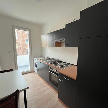 Ast9 Schoene Monteur Wohnung Mit Zwei Schlafzimmern Und Balkon 汉诺威 外观 照片