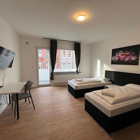 Ast9 Schoene Monteur Wohnung Mit Zwei Schlafzimmern Und Balkon 汉诺威 外观 照片