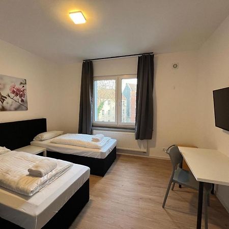 Ast9 Schoene Monteur Wohnung Mit Zwei Schlafzimmern Und Balkon 汉诺威 外观 照片