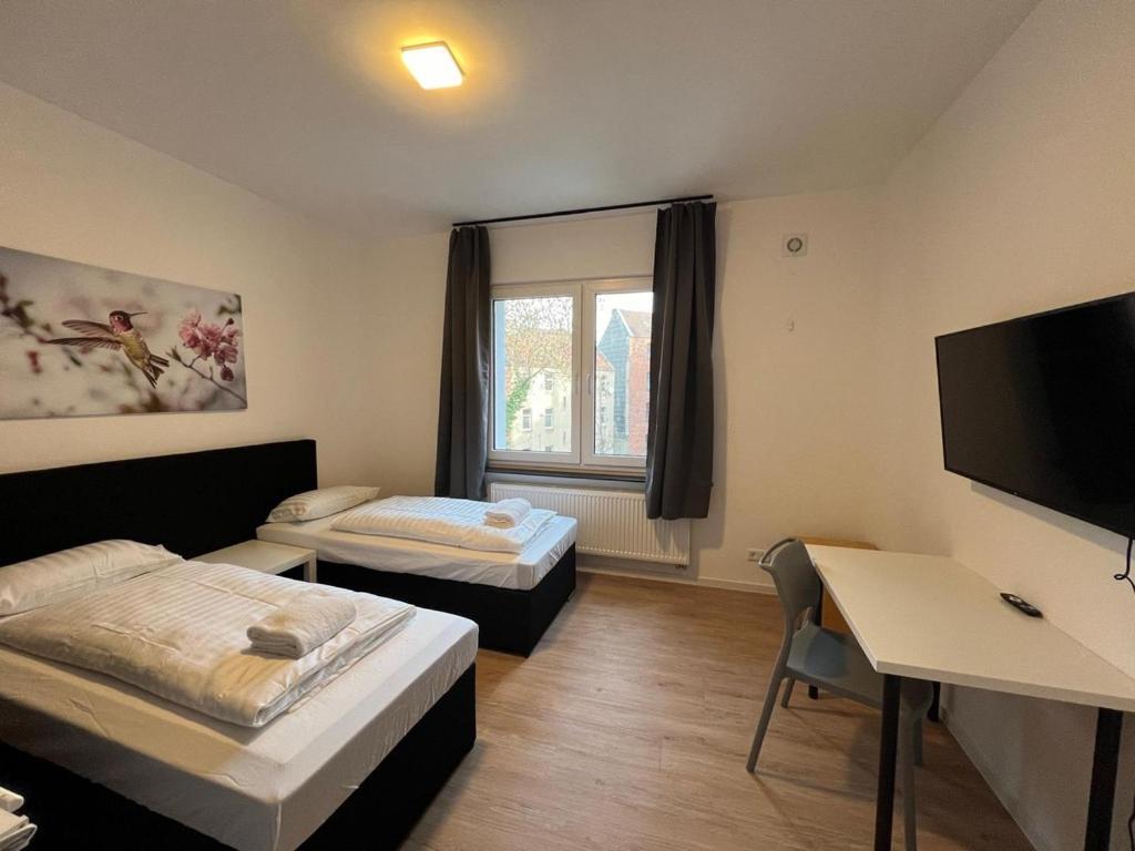Ast9 Schoene Monteur Wohnung Mit Zwei Schlafzimmern Und Balkon 汉诺威 外观 照片
